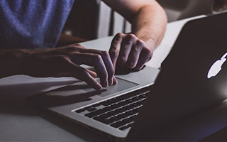 【爆料】微密圈突发：网红在中午时分被曝曾参与丑闻，瞬间沦陷席卷全网